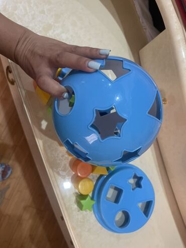 Oyuncaqlar: Uşaq üçün forma çeşidləmə oyuncağı – plastik top və müxtəlif rəngli — 3