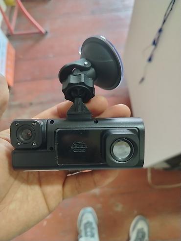 arxa manitor: Avtomobil DVR dəsti – ön və arxa kamera ilə Məhsulun tərkibi: - Ön — 2