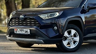 170: Toyota RAV4: 2021 г., 2.5 л, Автомат, Гибрид, Кроссовер — 1