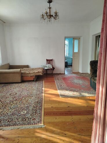 Долгосрочная аренда домов: 130 м², 4 комнаты — 1