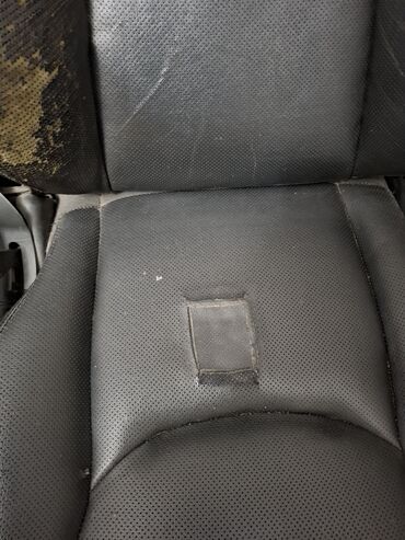 Oturacaqlar: Mercedes W220nin ön oturacaqları. Üzərində paduşkaları, blokları var — 4