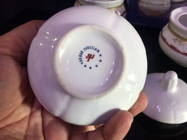Şəkər qabları: Saghar Porcelain – qapaqlı porselen qablar dəsti. 1990-cı illər — 4