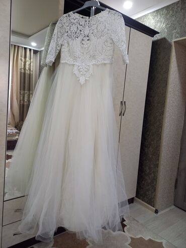 черно белые платья вечерние: Продаю свадебное платье, цена 11 тыс.сом