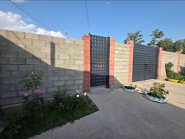 Продажа коттеджей и домов: Чуй обл. Орловка шаарынан чон там сатылат 17 сотка жер аянтчасы менен — 1