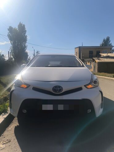срочно срочно продам машину: Toyota Prius: 2017 г., 1.8 л, Вариатор, Гибрид, Универсал