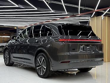 уна: Lixiang L7: 2024 г., 1.5 л, Автомат, Электромобиль, Кроссовер — 3