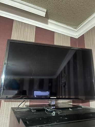 smart tv box: Samsung LED televizor - Ekran diaqonalı: təxminən 32–40 düym — 3