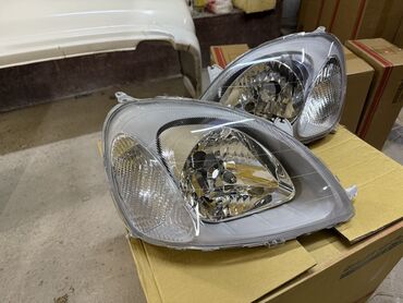 куплю или обменяю дом: Комплект передних фар Toyota