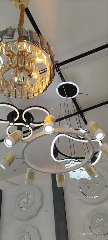 çılçırag: Çılçıraq, 10 və daha çox lampa, Metal