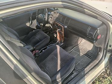 masin satisi: Opel Vectra B sedan - Korpus: 4 qapılı sedan, açıq yaşıl rəng - Ban — 5