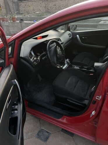 Kia: Kia Ceed: 2016 г., 1.6 л, Механика, Бензин, Хэтчбэк — 12