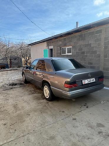 Mercedes-Benz: Mercedes-Benz W124: 1992 г., Седан — 5