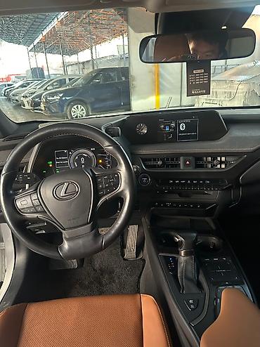 Lexus: Lexus : 2018 г., 2 л, Вариатор, Гибрид, Кроссовер — 9