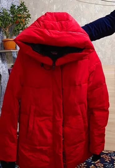 шерстяные кофты женские больших размеров: Яркая женская зимняя куртка-пуховик красного цвета. - Теплый объемный