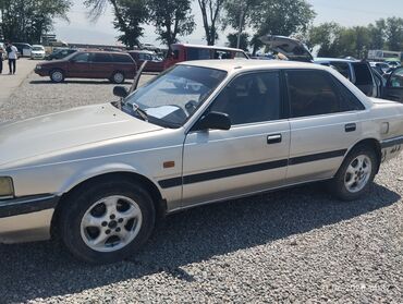 срочно срочно продаю машина: Mazda 626: 1988 г., 2 л, Механика, Бензин, Седан