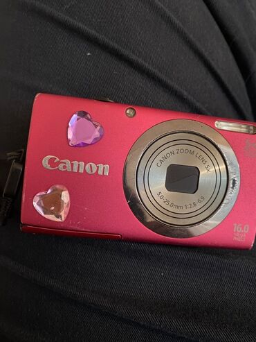 Videokameralar: Canon brendinə məxsus 16.0 MP rəqəmsal kamera. Kameranın çəhrayı