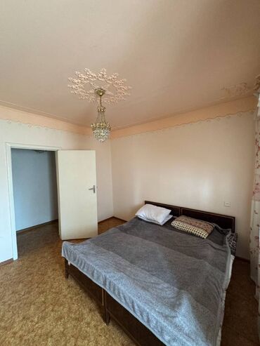 3 комнатная квартира 104 серии бишкек: 4 комнаты, 111 м², Индивидуалка, 6 этаж, Старый ремонт