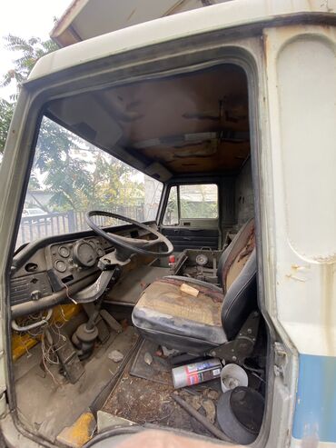 Легкий грузовой транспорт: Легкий грузовик, Камаз — 5