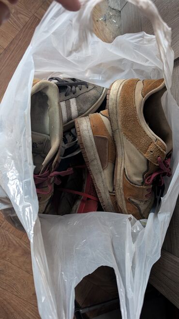 документы мерседес: Обувь 38.5, 39, 42.5, 43 размеры. в основном кеды, отдам даром также