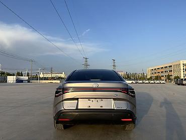 nisan march: Toyota bZ3: 2023 г., Электромобиль, Седан — 9