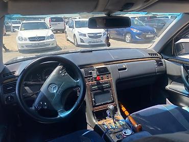 w210 lyuk: Mercedes-Benz E‑Class (W210) sedan - Korpus: qara/yaşıl tünd rəngli — 4