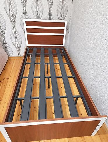 Çarpayılar: Tək nəfərlik çarpayı və döşək dəsti - Ölçü: təxmini 90×190 sm (tək — 2