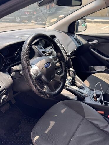 Ford: Ford Focus sedan – qara rəng, AZ nömrə nişanı. - Kuzov: sedan, qara — 9