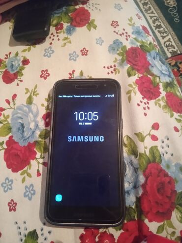 телефон j2: Samsung Galaxy J2 Core, Б/у, 8 GB, цвет - Золотой, 2 SIM