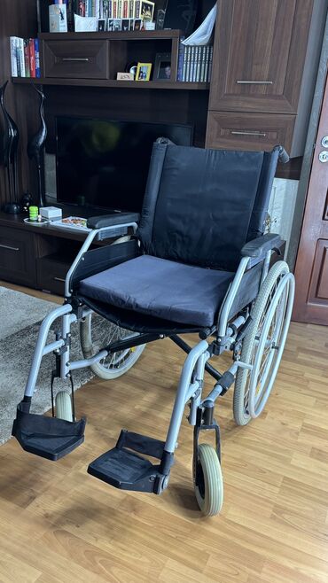 Инвалидные коляски: Инвалидное кресло, состояние отличное. Было в использовании 2 недели