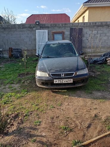 жук ташуучу унаа: Honda Civic: 1998 г., 1.6 л, Механика, Бензин, Хетчбек