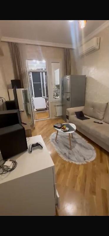 Uzunmüddətli kirayə mənzillər: 89 200 azn 2 120 azn /m2 2 otaqlı yeni tikili 42m2 sahə 4/9 -da lalafo.az — 2 Uzunmüddətli kirayə mənzillər: 89 200 azn 2 120 azn /m2 2 otaqlı yeni tikili 42m2 sahə 4/9 — 2