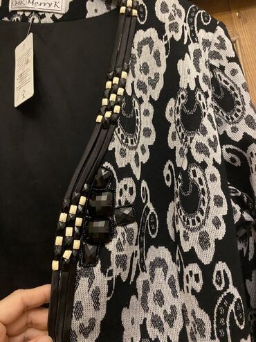 Kardiqanlar, jaketlər: Qadın üçün şıq jaketlər dəsti - Model 1: MK Merry K markalı, qara-ağ — 2