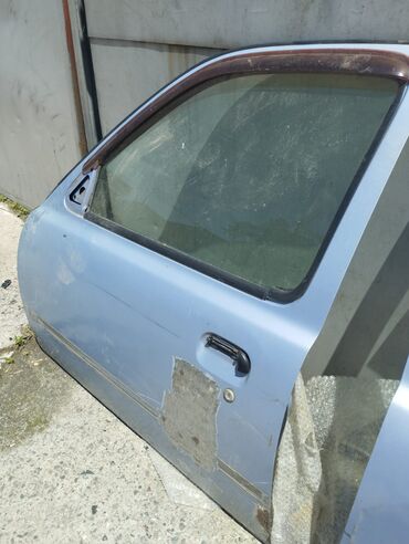 ремонт авто стекол: Комплект дверей Nissan Б/у, цвет - Голубой,Оригинал