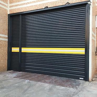 Qapılar və aksessuarlar: Qara rəngli avtomatik jalüz qapı - Material: möhkəm alüminium/profil — 1