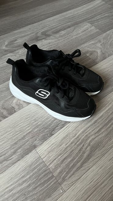 Кроссовки и спортивная обувь: Кроссовки, 38.5, Skechers, Новый, цвет - Черный, Самовывоз
