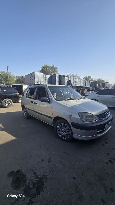 электра машины: Toyota Raum: 2000 г., 1.5 л, Автомат, Бензин, Хетчбек