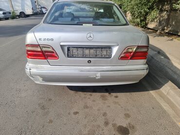 милениум: Багажник капкагы Mercedes-Benz 2002 г., түсү - Күмүш,Оригинал