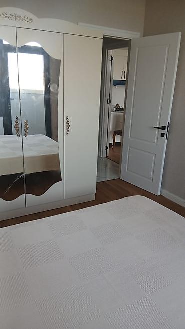 studio menzil: Park Yasamal 2. Qanlı gölün yanı. Yeni tikili 14ün 9u. 2 otaq studio — 3