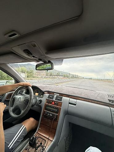 sprinter 4 4: Mercedes-Benz E-Class: 2002 г., 4.3 л, Автомат, Бензин, Седан — 9