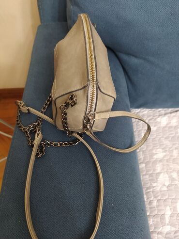 converse сумка in Кыргызстан | КРОССОВКИ И СПОРТИВНАЯ ОБУВЬ: Сумочка-кошелек,кожа, очень удобная,не обычная, вместительная,отличный