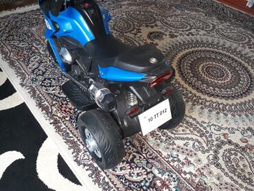 детский мотоцикл каталка: Uşaq üçün elektrikli üçtəkərli motosiklet - Rəng: mavi-qara dizayn
