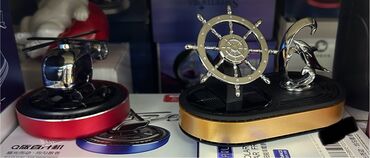 Avtomobil üçün aromatizator: Günəş enerjili avtomobil ətir diffuzoru – dekorativ, fırlanan figurli — 1