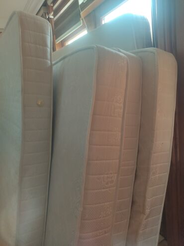 matras qiymətləri: Satılır 8 ədəd otel tipli matras Ölçü: 175×200 sm Hündürlük: 20 sm