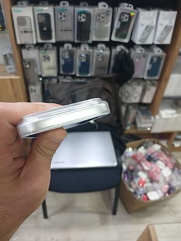 iphone 15 plus: IPhone 17 Pro, Ağ — 9