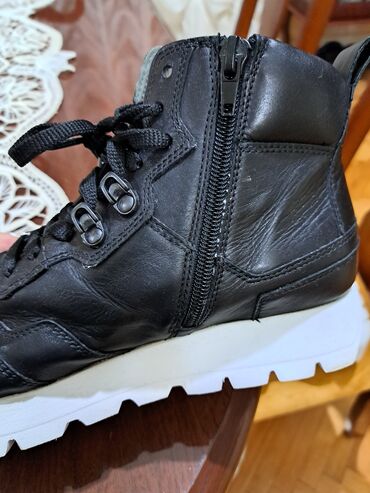 Gležnjače: Gležnjače, 38.5 — 8