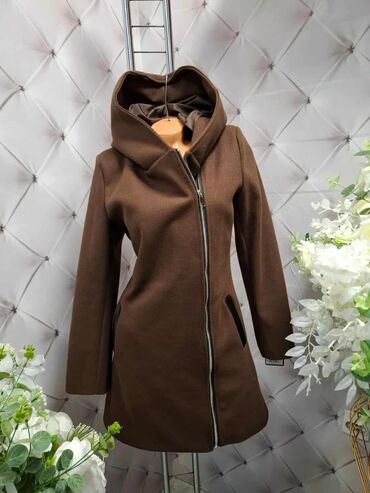 Kaputi: Ženska kaput-dukserica sa kapuljačom - Moderan kroj do sredine — 2