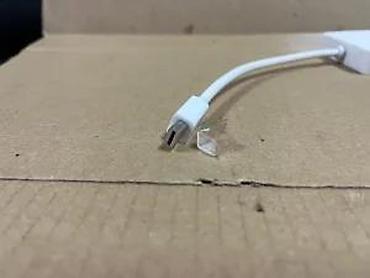 Druga oprema za računare i laptopove: Mini DisplayPort na HDMI/DVI/VGA adapter (3-u-1) Opis: - Ulaz: Mini — 18