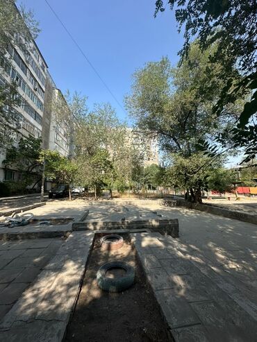 сатам алмашам: 2 бөлмө, 52 кв. м, 105-серия, 2 кабат, Косметикалык ремонт