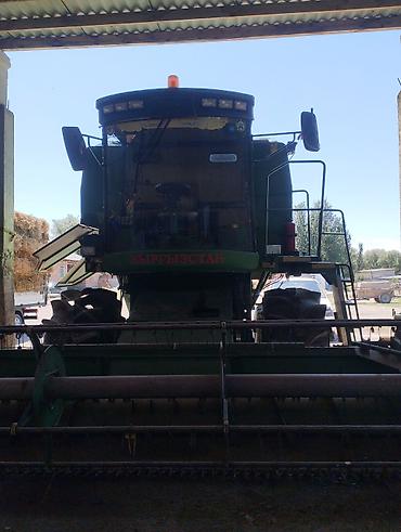 арык бетонный: Комбайн John Deere с жатками Описание: - Зерноуборочный комбайн John — 6
