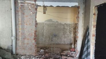 Демонтажные работы: Снос стен | Снос перегородки | Зачистка от старых обоев, Сбивка старой штукатурки, Снятие извести | Демонтаж линолеума, Демонтаж старого лага, Демонтаж плинтуса | Крыша из шифера, Металлочерепичная кровля, Мягкая кровля Больше 6 лет опыта — 7